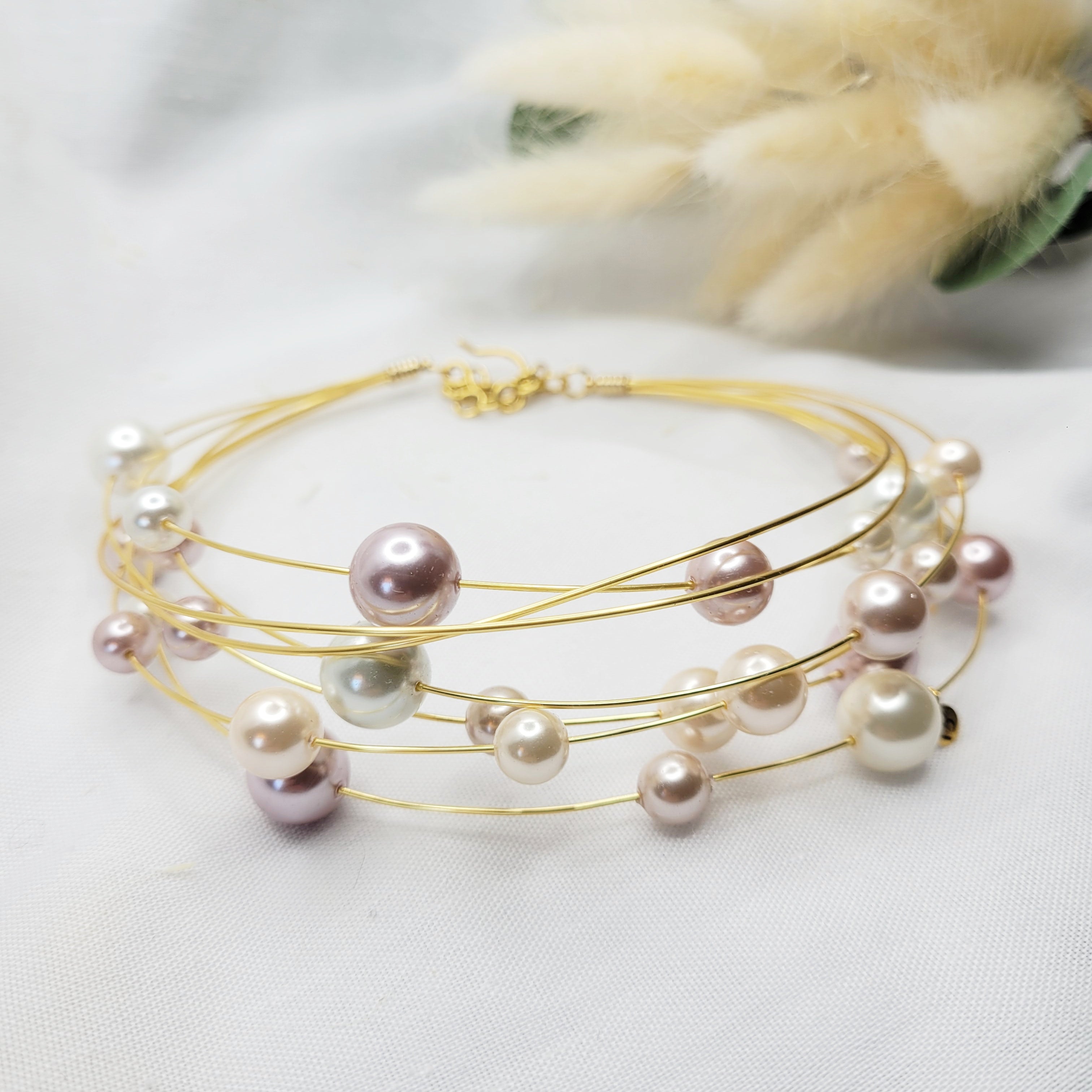 Choker Pearl Lines